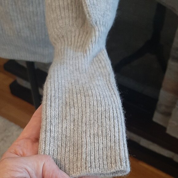 Grae Cove 100% Merino Wool Turtleneck Sweater - Picture 4 of 9